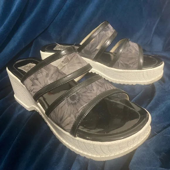 Clueless Cher Costume - Complete with wig, socks and vintage 90s shoes - Picture 8 of 16